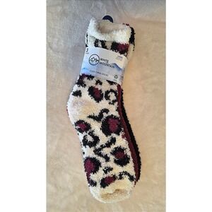 White Mountain Cozy Fuzzy Socks Pack NWT Leopard Print Camping Outdoor Wear